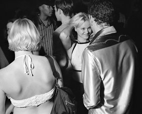 Alec Soth, Rave. Saint Paul, Minnesota 1996, aus der Serie: Looking for Love, 1996