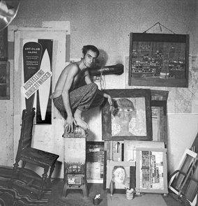 Hundertwasser in seinem Atelier, um 1952